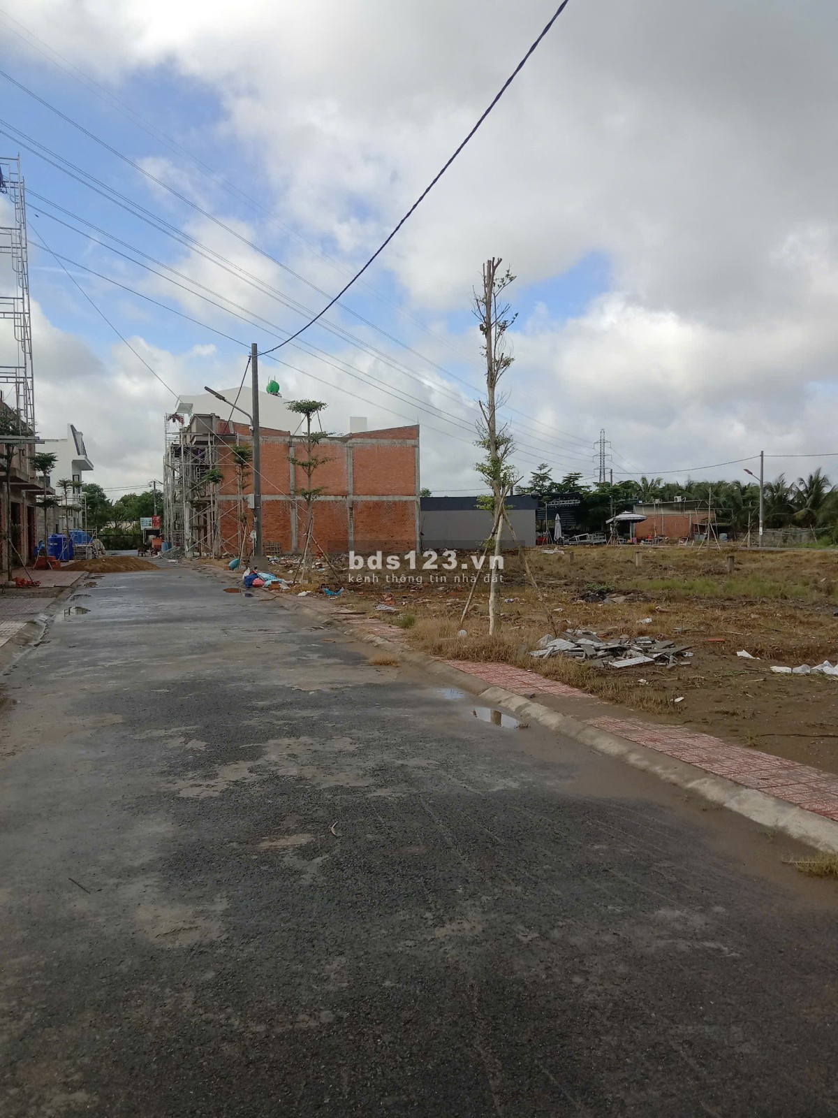 Bán gấp đất full thổ sổ hồng sẵn tại Thân Cửu Nghĩa