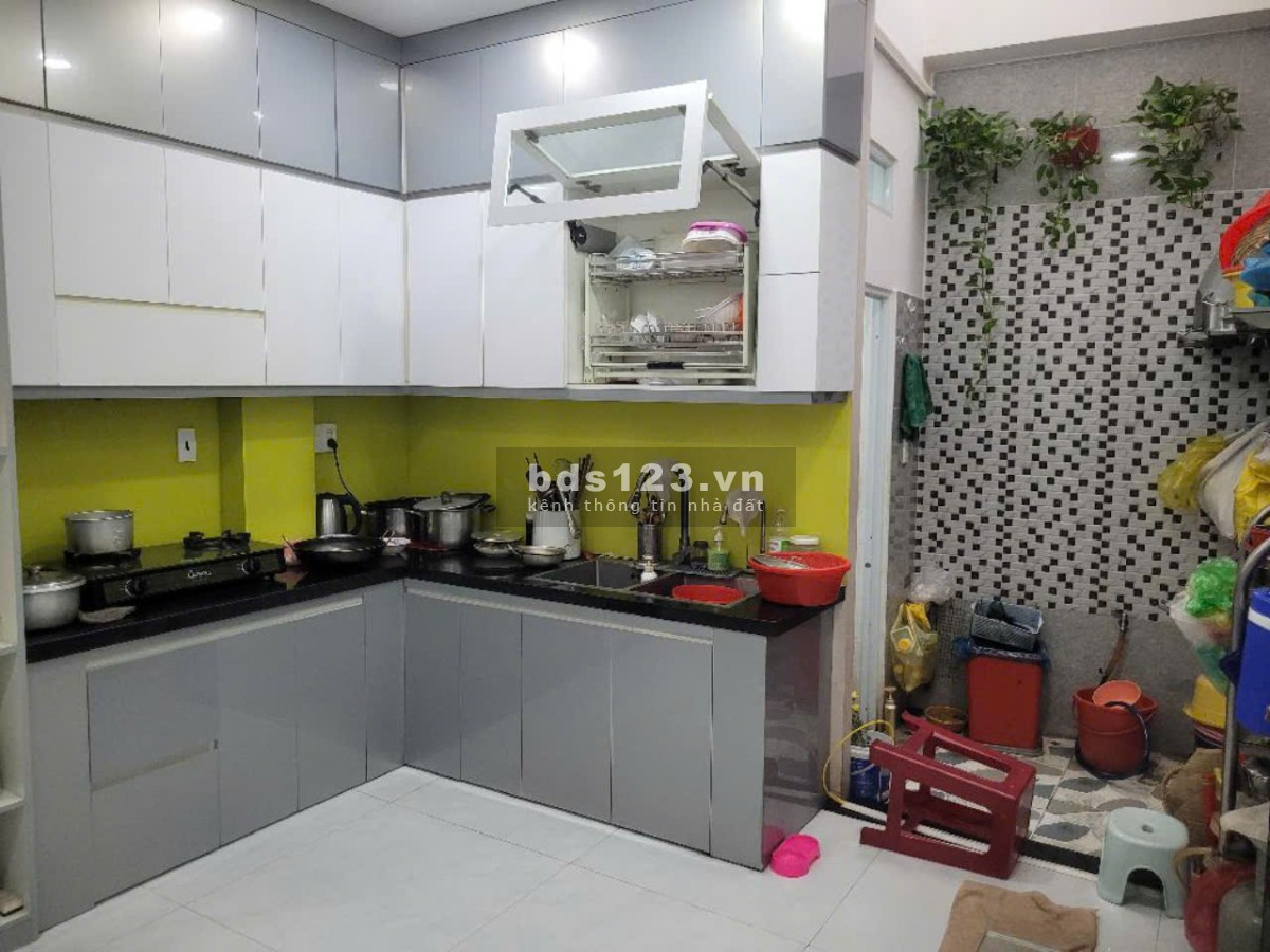 Chính chủ bán gấp, 4 tầng, hxh, 76m2, giá chỉ: 6.7 tỷ, Nguyễn Văn Khối, Gò Vấp