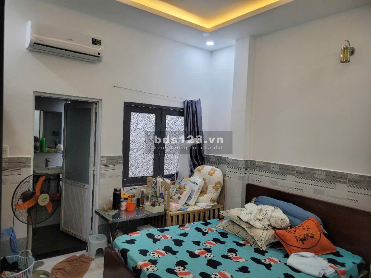 Chính chủ bán gấp, 4 tầng, hxh, 76m2, giá chỉ: 6.7 tỷ, Nguyễn Văn Khối, Gò Vấp