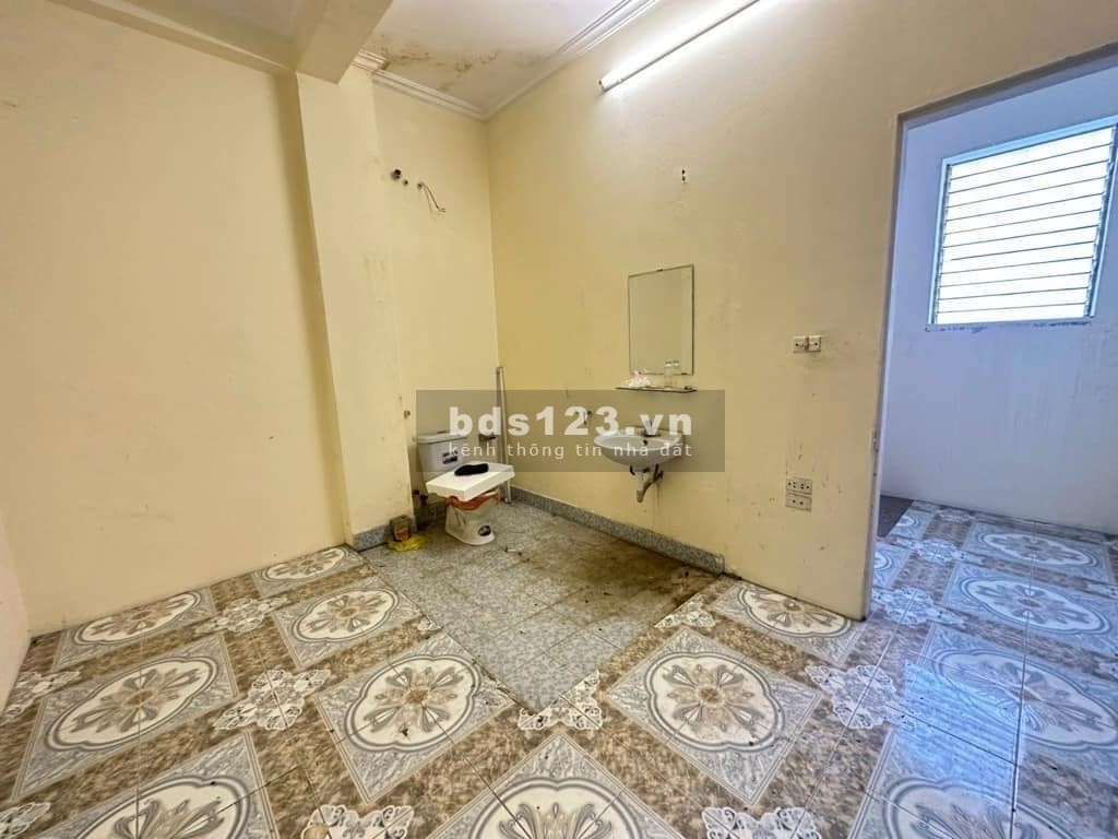 BÁN NHÀ ĐỘI CẤN 27M2 - TRUNG TÂM BA ĐÌNH - GẦN OTO - NGÕ TRƯỚC NHÀ RỘNG THOÁNG.