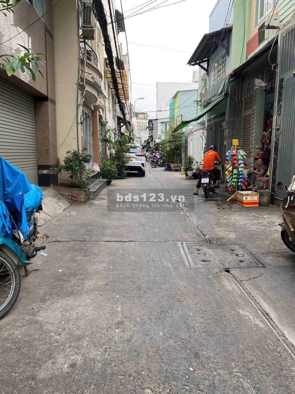 BÁN NHÀ RẺ CÓ 1-0-2 NGAY TRUNG TÂM TP.HCM, DT 60M2 - GIÁ CHỈ 93 TRIỆU/M2