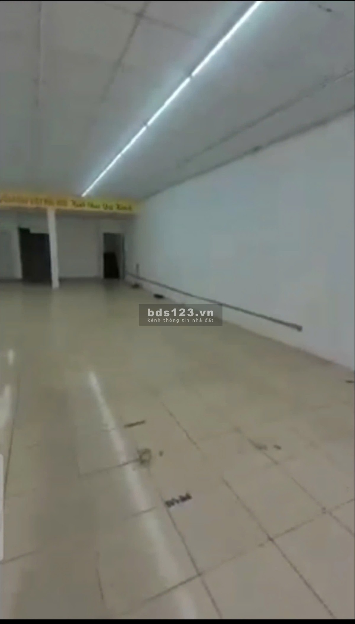 Mặt bằng kinh doanh cho thuê - diện tích 102m2 - Gần Ngã ba Tam Giác