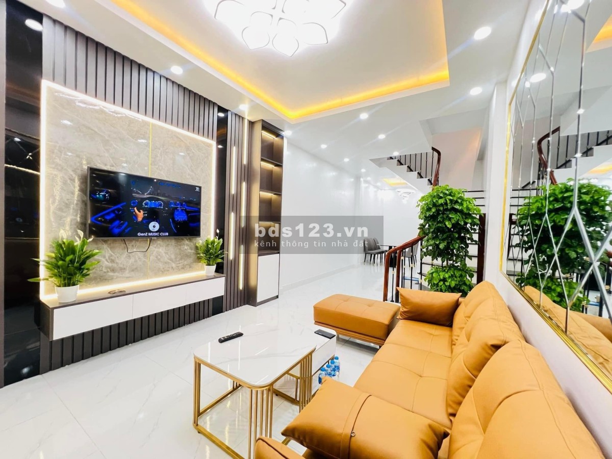 Bán nhà ở Trương Định - Hai Ba Trưng , 42m2, 5.85tỷ, sổ đỏ chính chủ, ngõ thoáng, nhà mới.