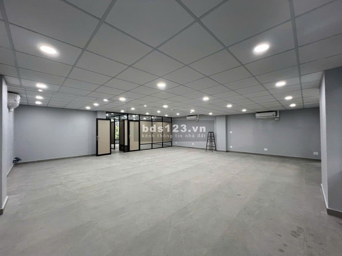 Cho thuê văn phòng 90-92 Nguyễn Thanh Sơn (đối diện cổng vào chung cư Vista Verde)