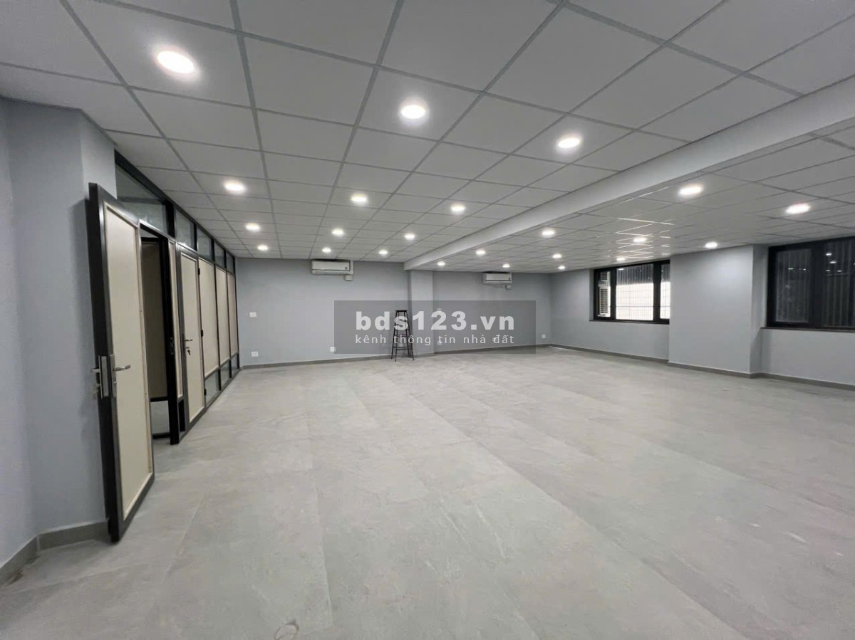 Cho thuê văn phòng 90-92 Nguyễn Thanh Sơn (đối diện cổng vào chung cư Vista Verde)
