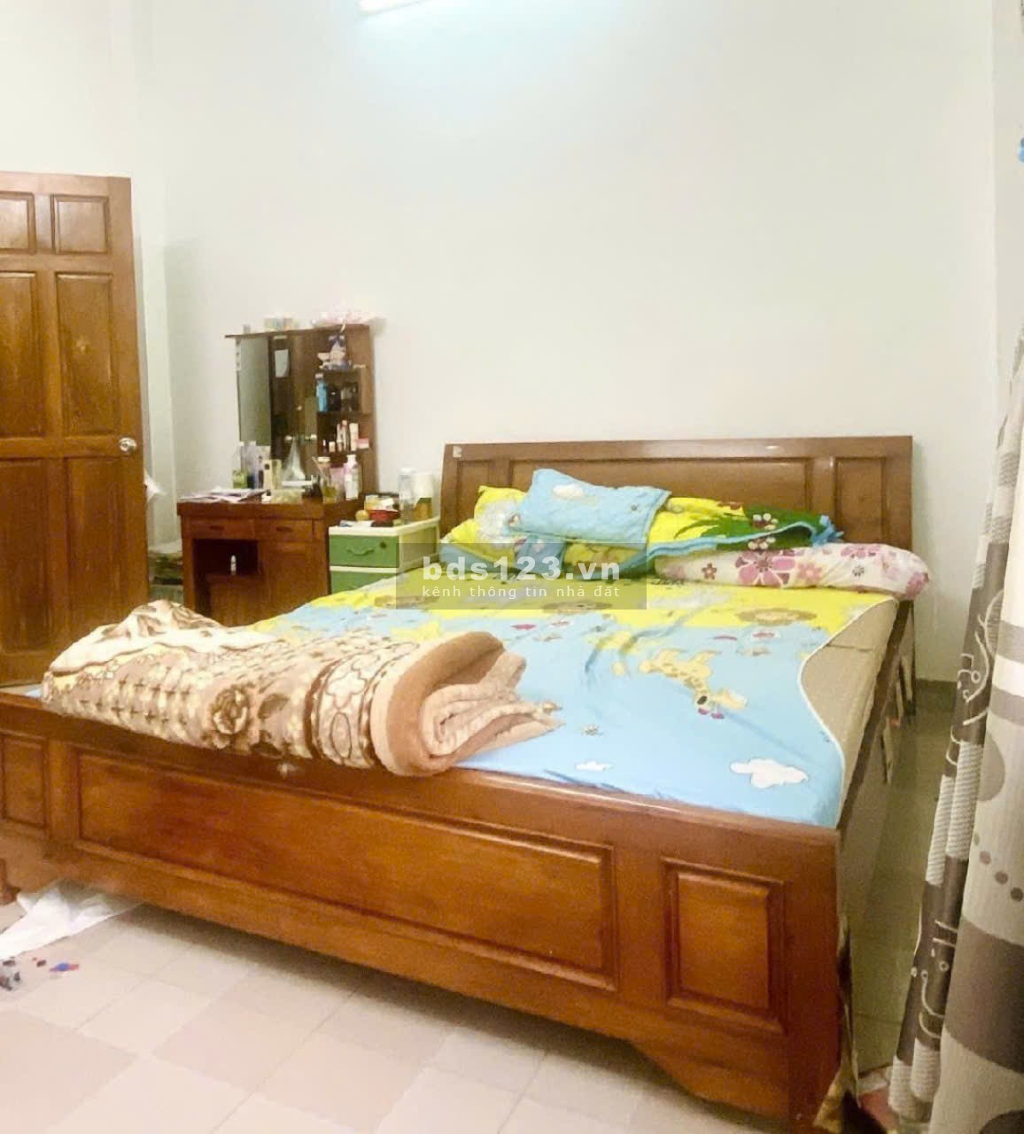 Nhà phân lô, đường otô tránh tt quận Hải Châu, nhà 3t, kiên cố, cách chợ vài bược chân, 3tỷ950