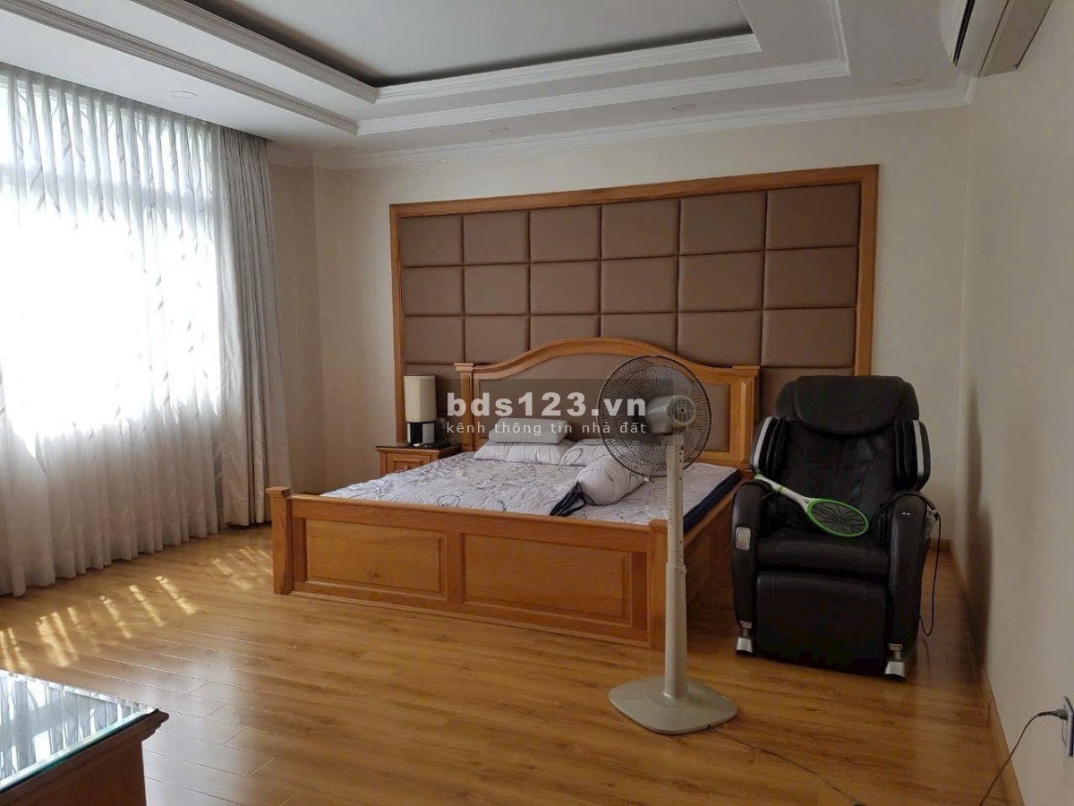Cho Thuê Biệt Thự Đơn Lập Phú Mỹ Hưng, Quận 7, 308m Full Nội Thất Cao Cấp, 4PN