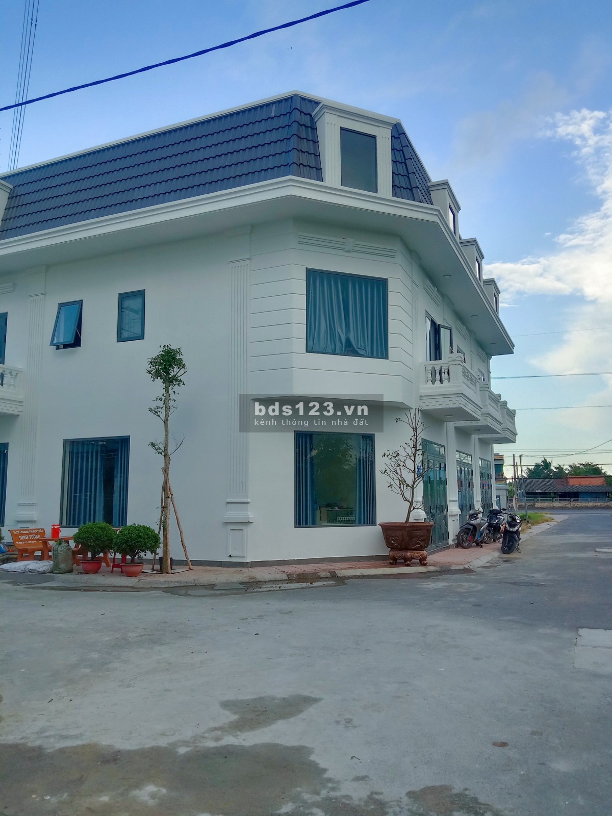 Bán nhà mới xây thiết kế hiện đại giá siêu hấp dẫn