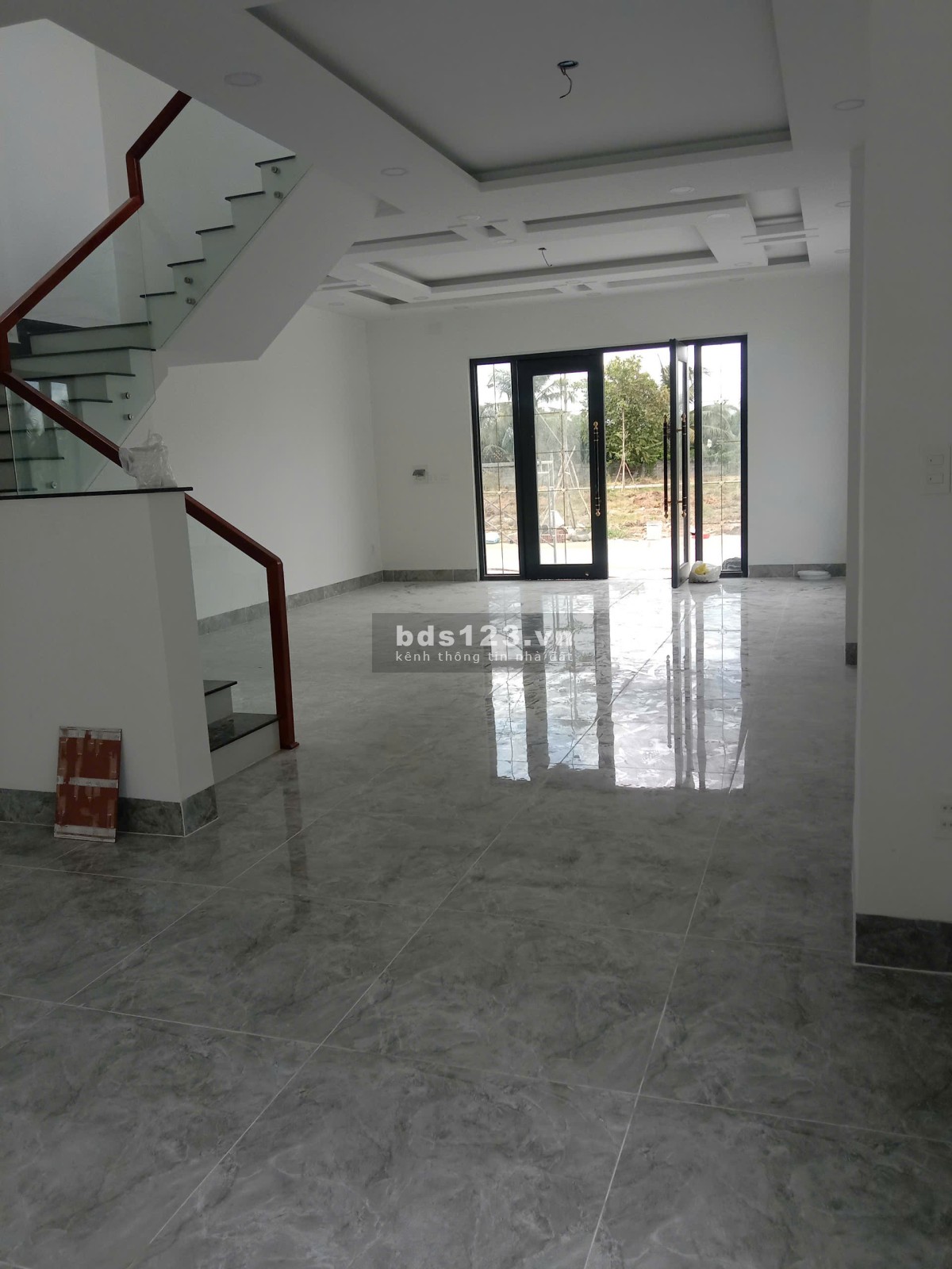 Bán nhà mới xây thiết kế hiện đại giá siêu hấp dẫn