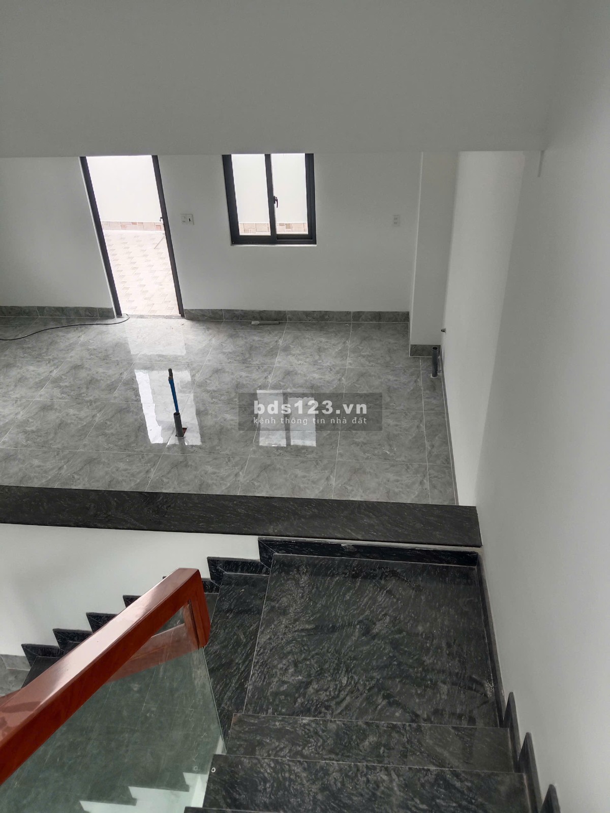 Bán nhà mới xây thiết kế hiện đại giá siêu hấp dẫn