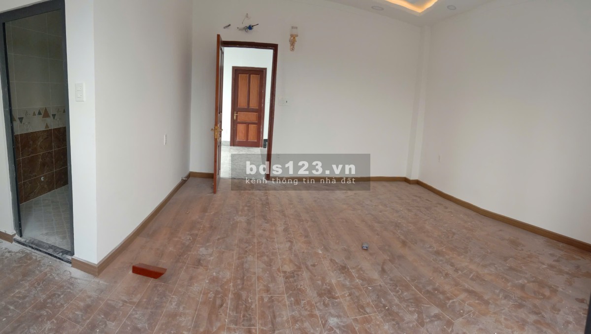 Bán nhà mới xây thiết kế hiện đại giá siêu hấp dẫn