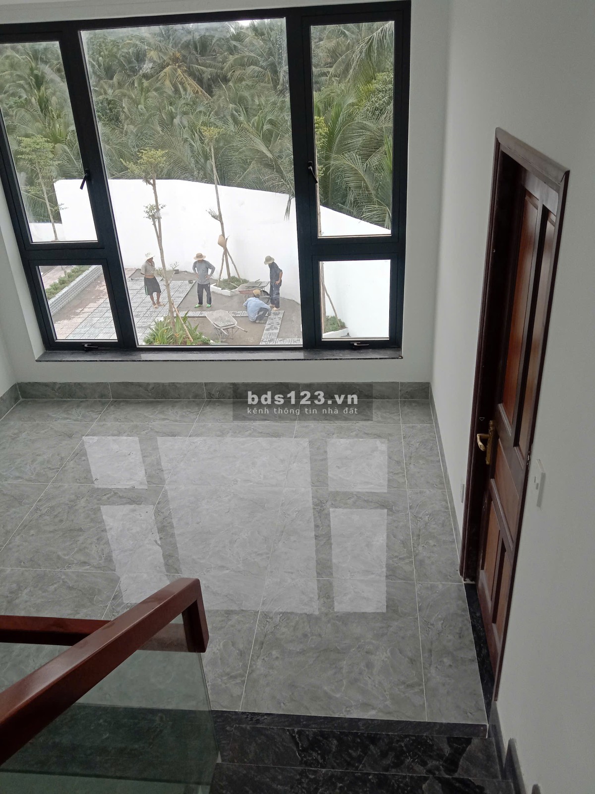 Bán nhà mới xây thiết kế hiện đại giá siêu hấp dẫn