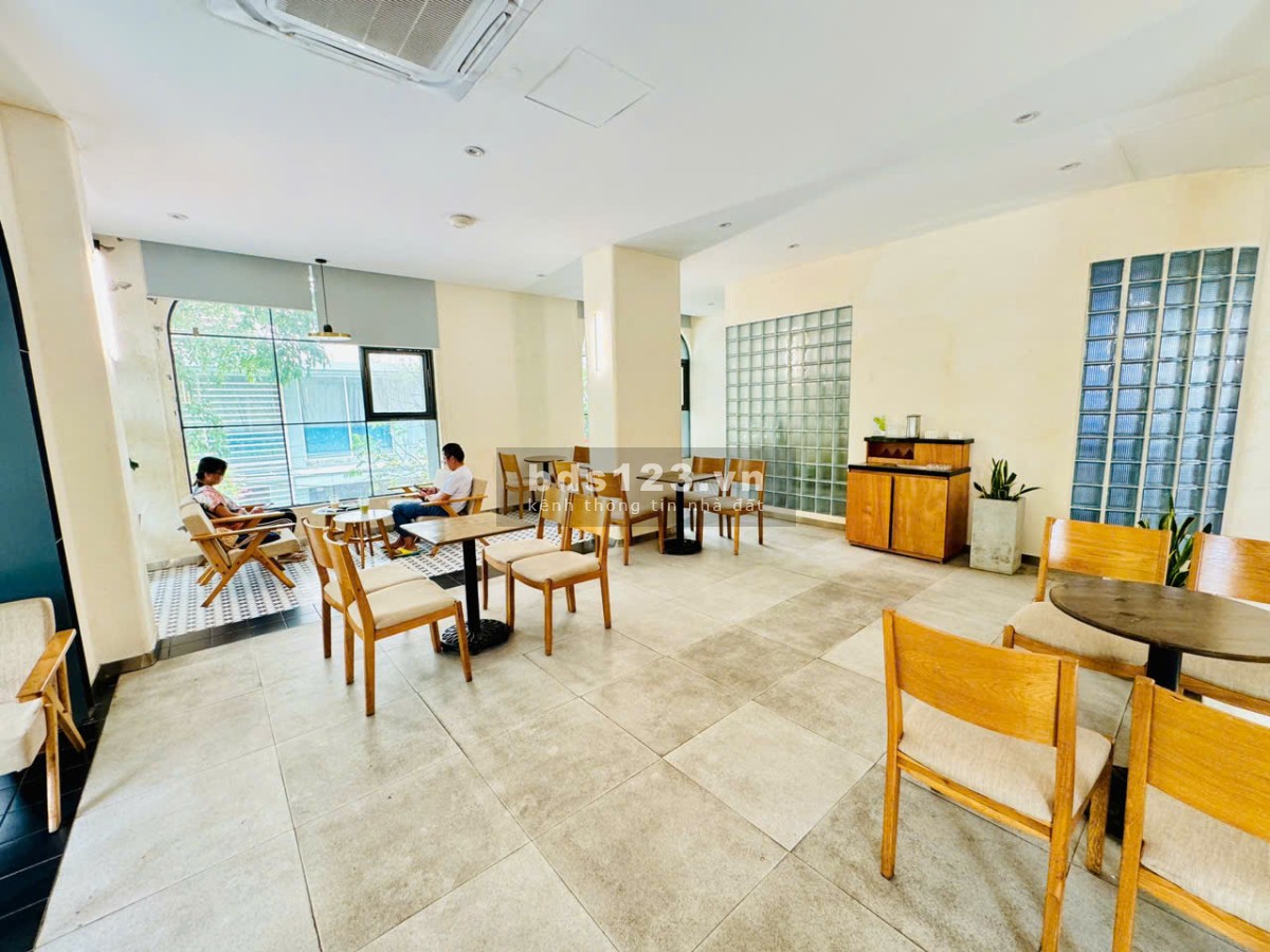 Cho thuê mặt bằng kinh doanh mặt tiền 20m đối diện quảng trường Lam Sơn