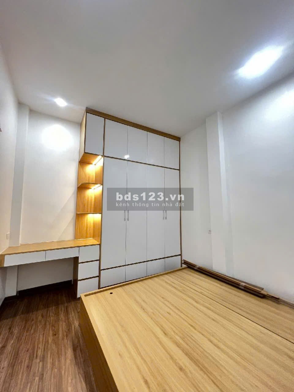 Bán Nhà 40m2 giá 5 tỷ 6 tại Khâm Thiên Quận Đống Đa