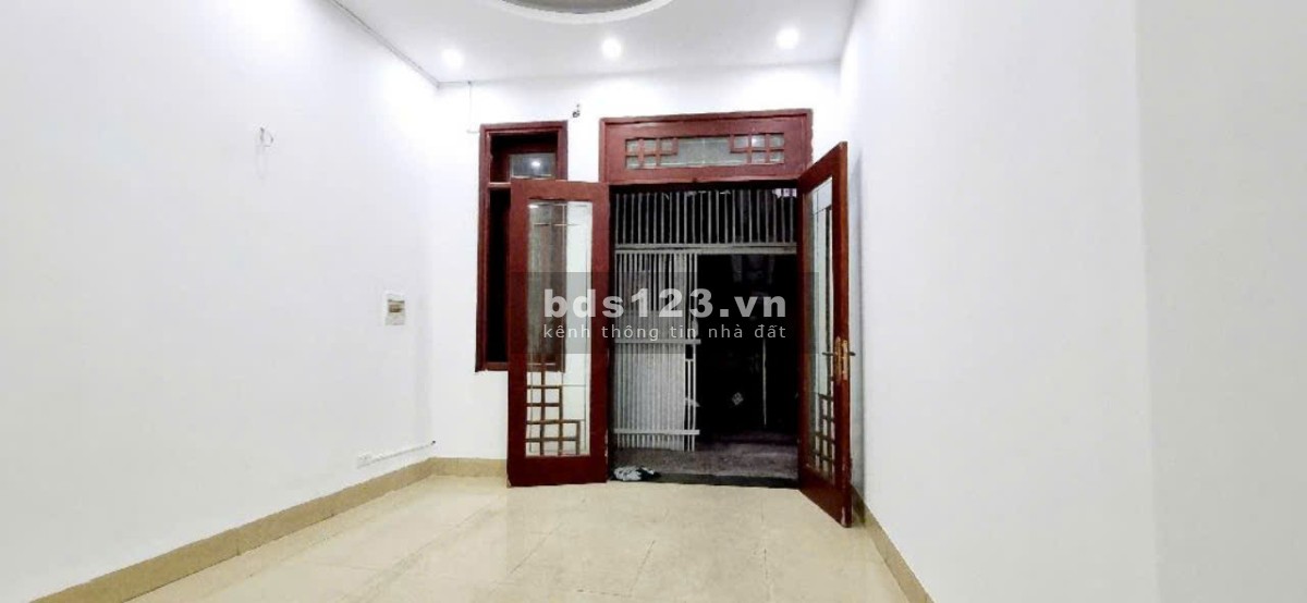 Bán nhà Khu vực Đê La Thành, Diện tích 50m/ 4 tầng giá 7 tỷ 5