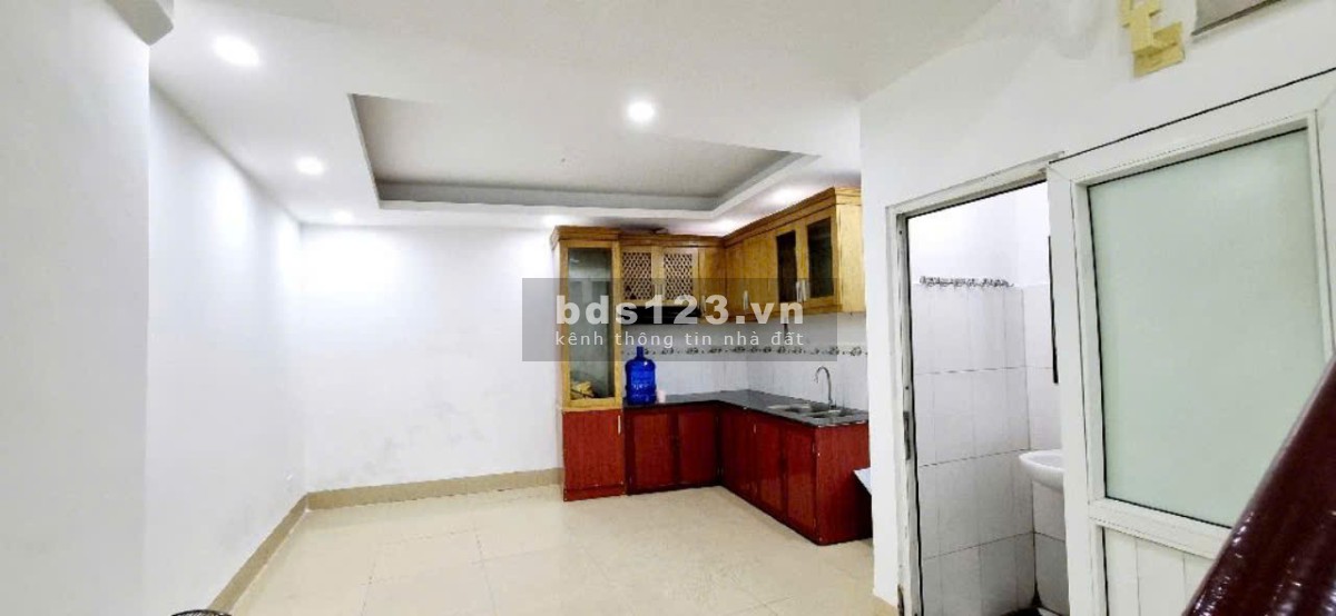 Bán nhà Khu vực Đê La Thành, Diện tích 50m/ 4 tầng giá 7 tỷ 5