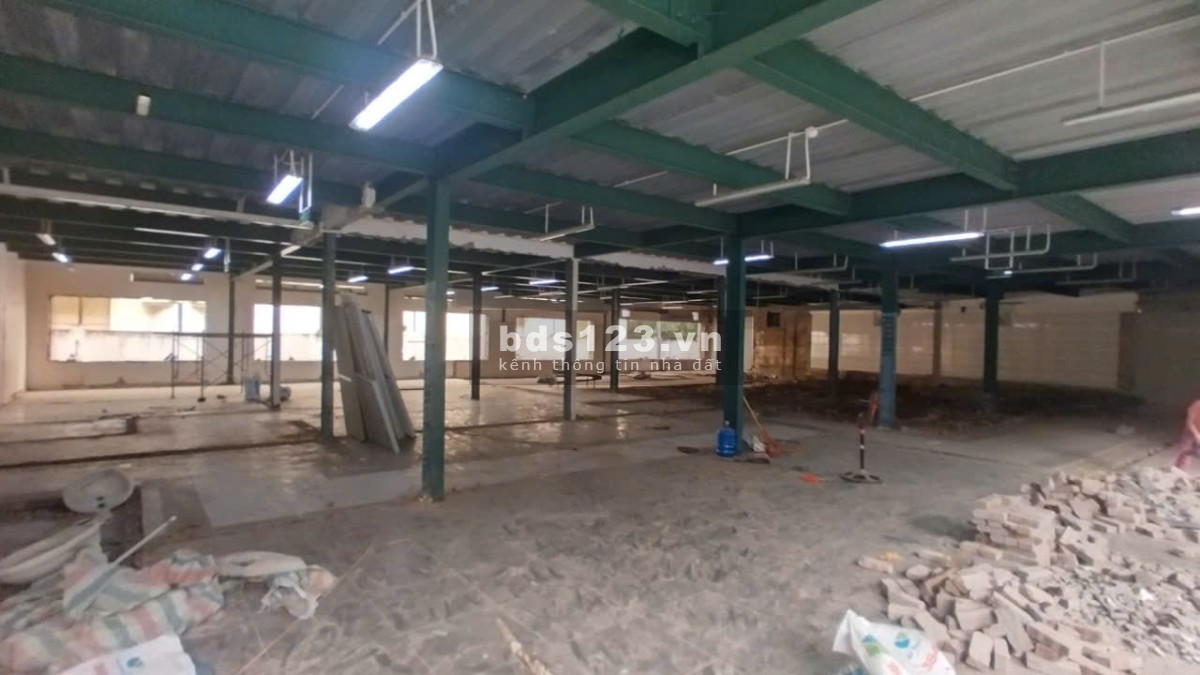 Mặt bằng 550m2 có cắt lẻ. Thuê mọi mô hình dịch vụ. Tôn Đức Thắng