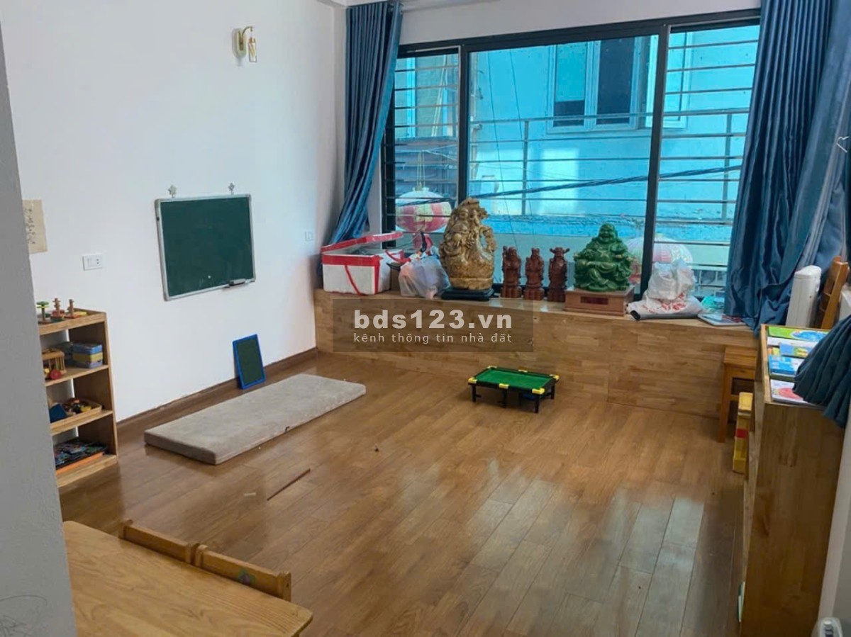 Bán nhà 6 tầng, làng cổ Nhật Tảo - lô góc, ô tô đỗ cửa - Giá 6,39 tỷ