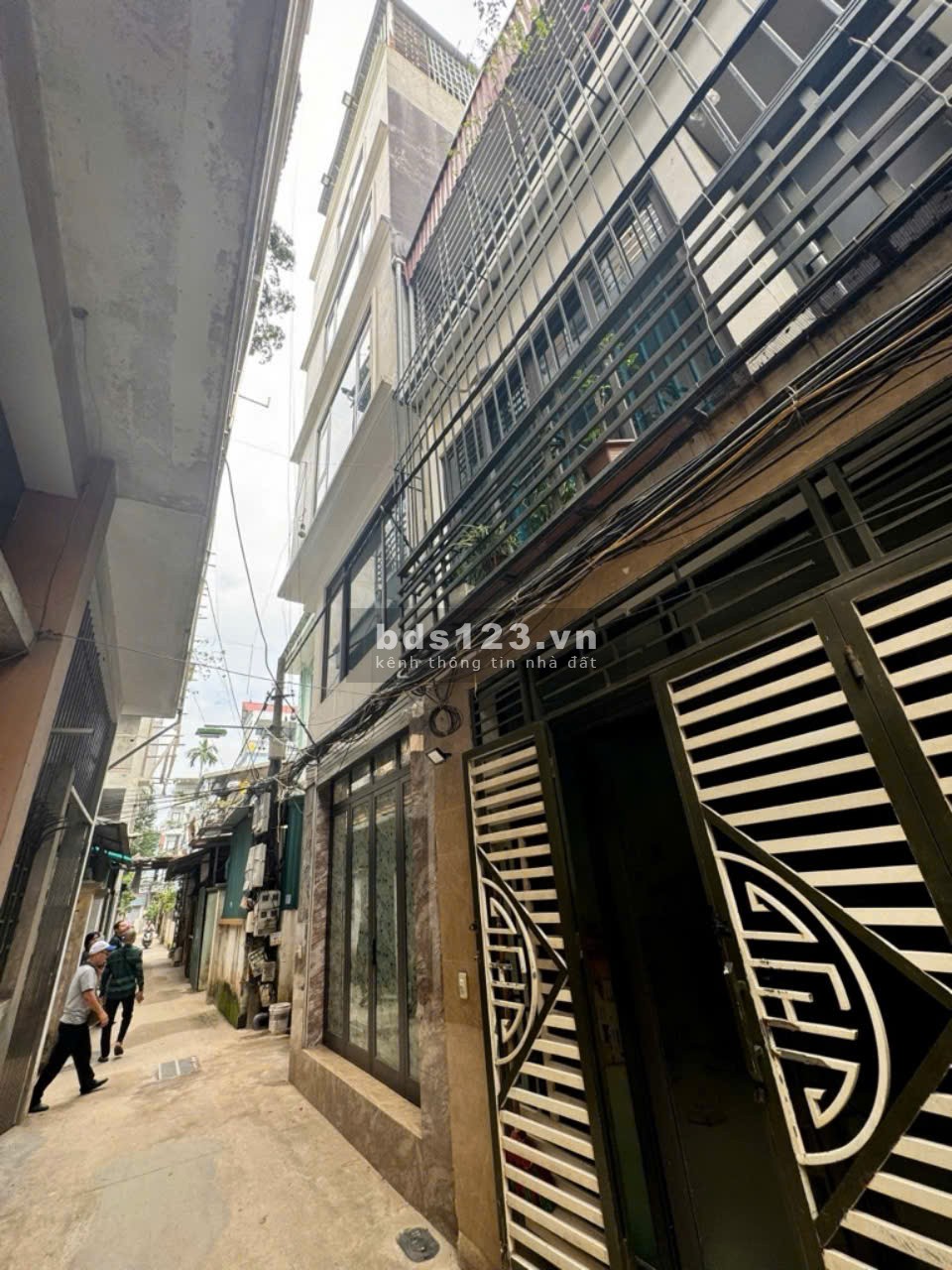 Bán nhà 6 tầng, làng cổ Nhật Tảo - lô góc, ô tô đỗ cửa - Giá 6,39 tỷ