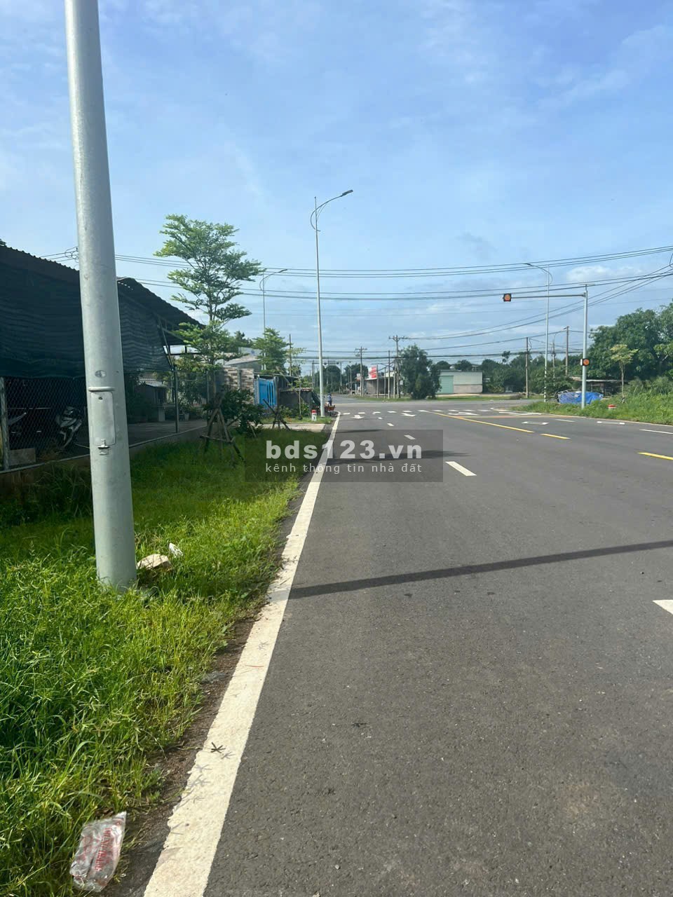 GĐ em cần bán lô đất nền gần KCN Đất Đỏ, sổ hồng riêng, gần biển, sân bay chỉ 3tr7/m2