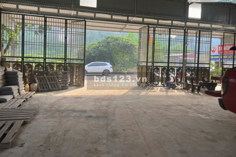 Bán Nhà Xưởng mặt đường QL21B, kinh doanh sầm uất, vị trí đắc địa, sẵn xưởng giá cực tốt.