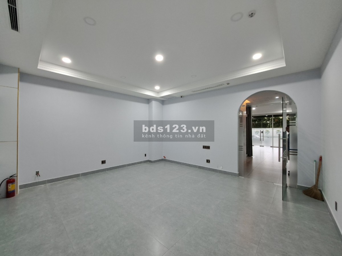 Cho thuê mặt bằng 1 trệt 1 lầu Sari Town Sala giá chỉ 65tr/th, nhà đẹp