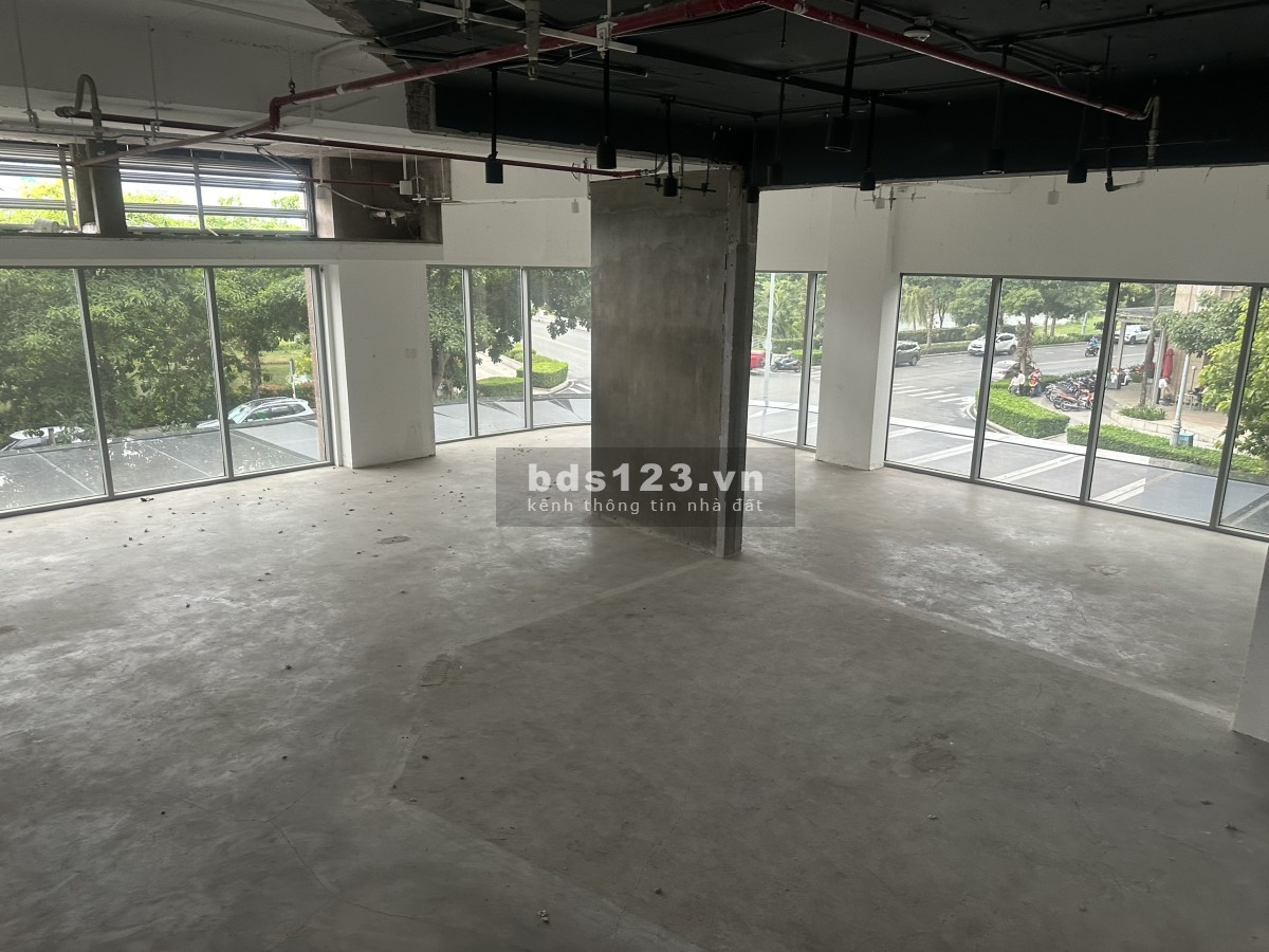 Thuê căn góc shophouse Sarimi sala 2 mặt tiền chỉ 180tr/th 360m2, hướng công viên