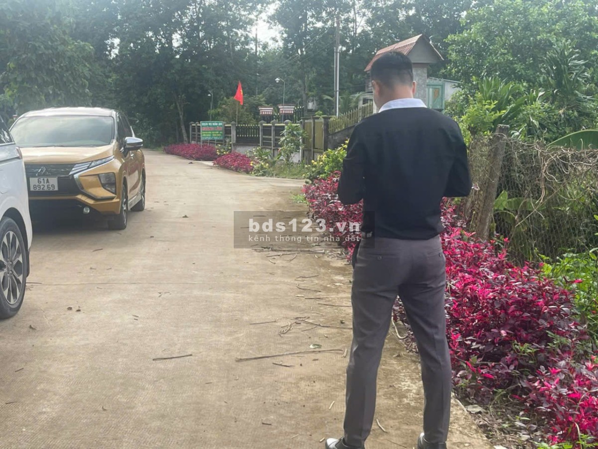 Chính chủ cần bán lô đất ngay trạm dừng chân An Bình, Phú giáo Bình Dương, sổ sẵn công chứng ngay.
