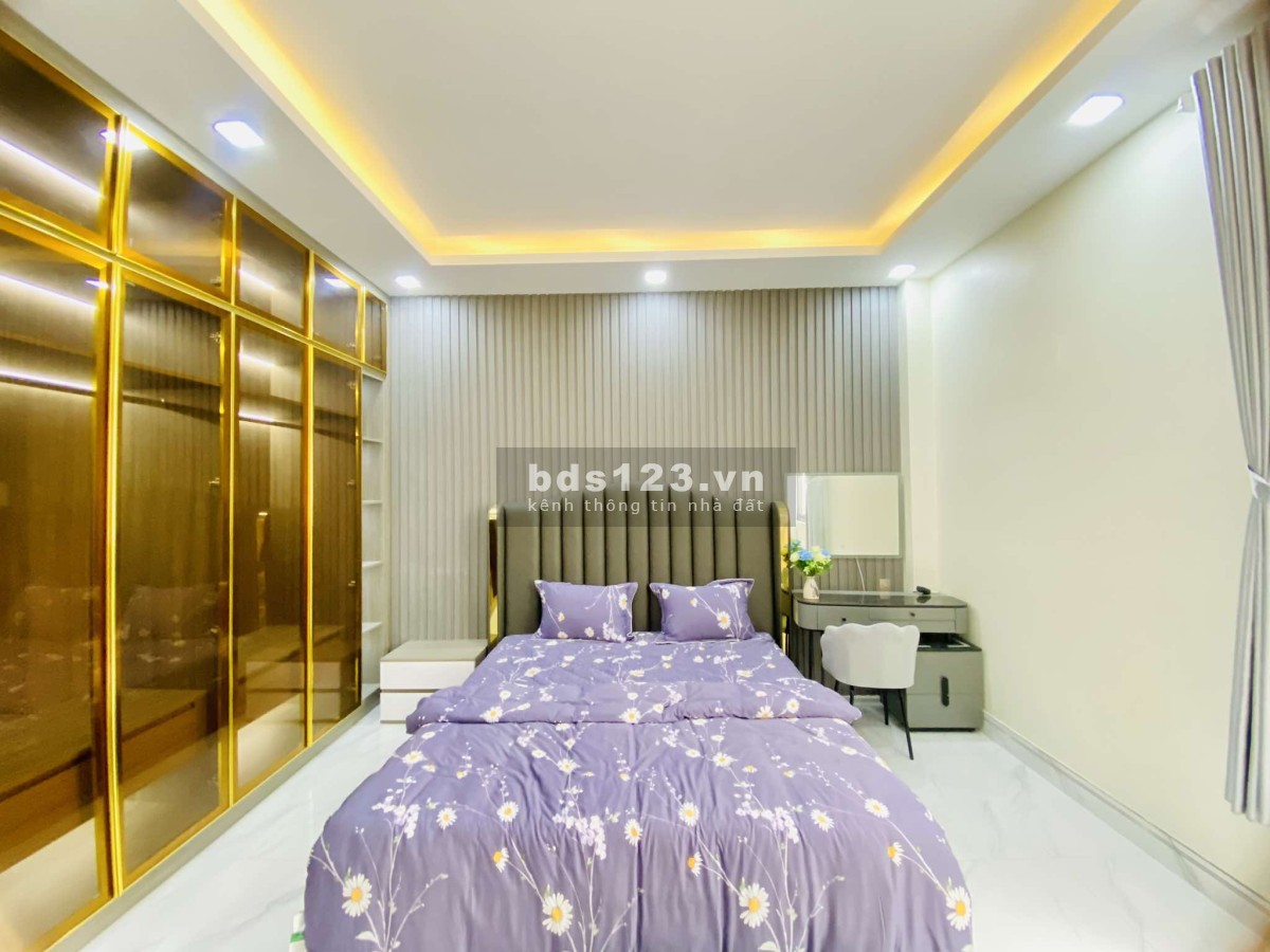 Nhà bán siêu đẹp, KDC Phú Mỹ Q7. DT 90m2, 4 lầu, thang máy, full nội thất cao cấp, ở ngay. 16.3 tỷ