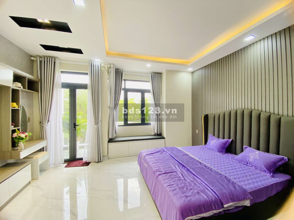 Nhà bán siêu đẹp, KDC Phú Mỹ Q7. DT 90m2, 4 lầu, thang máy, full nội thất cao cấp, ở ngay. 16.3 tỷ