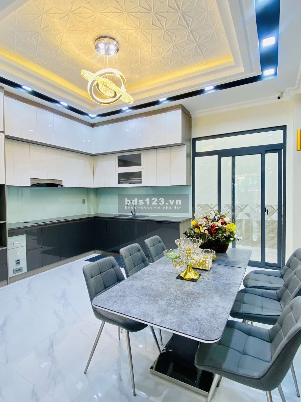 Nhà bán siêu đẹp, KDC Phú Mỹ Q7. DT 90m2, 4 lầu, thang máy, full nội thất cao cấp, ở ngay. 16.3 tỷ