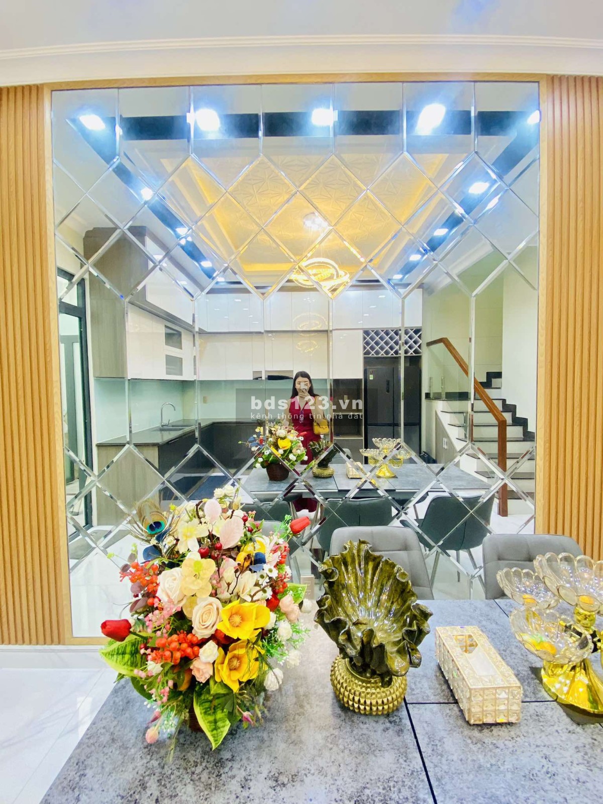 Nhà bán siêu đẹp, KDC Phú Mỹ Q7. DT 90m2, 4 lầu, thang máy, full nội thất cao cấp, ở ngay. 16.3 tỷ