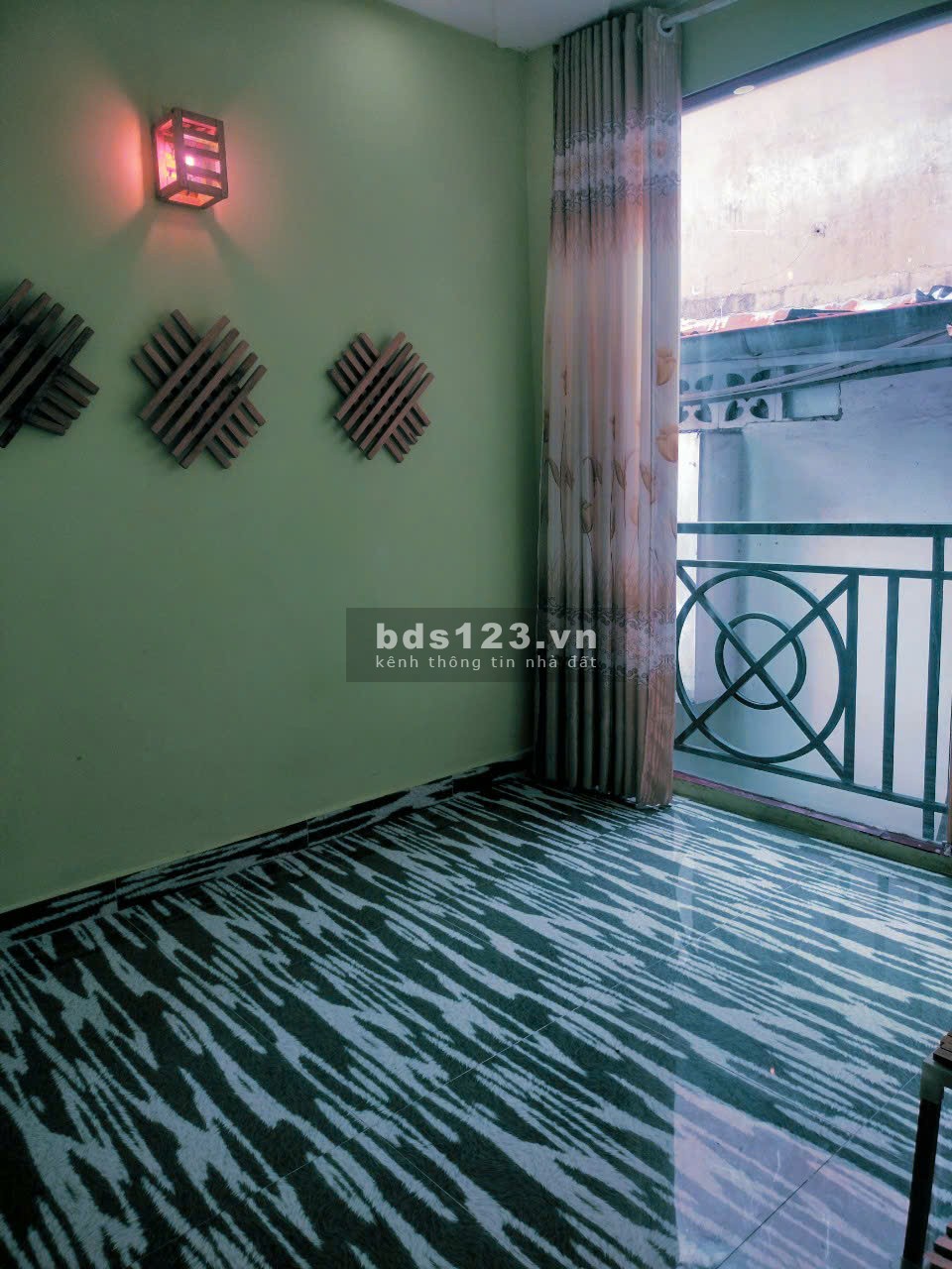 Cho thuê nhà nhỏ xinh 3 lầu 3 PN 3 WC hẻm 229 Đề Thám Q1