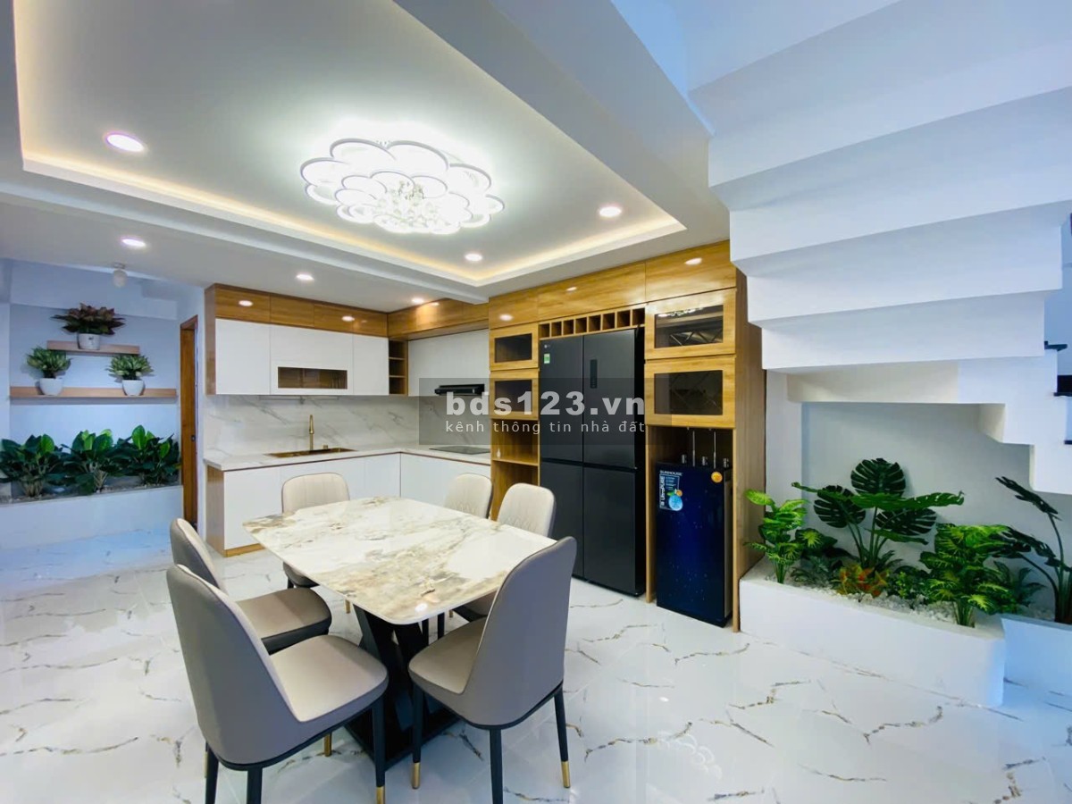 Bán Nhà Phố Đẹp Đường 10m Thông Cách Mạng Tháng Tám,…