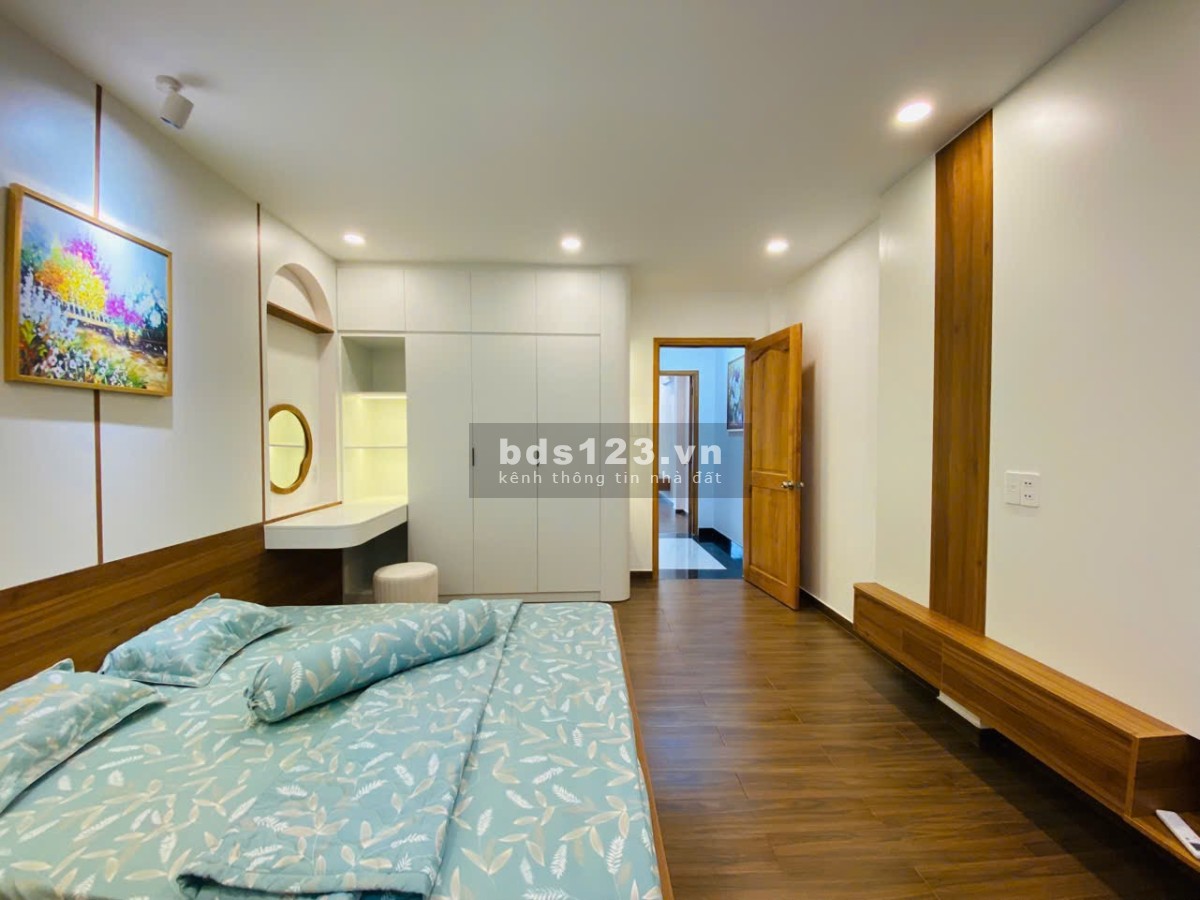 Bán Nhà Phố Đẹp Đường 10m Thông Cách Mạng Tháng Tám,…