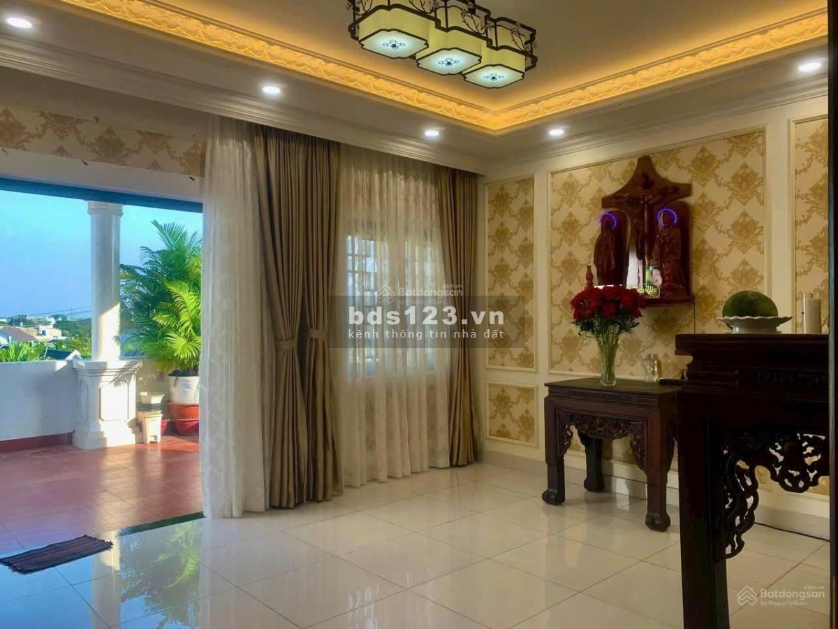 Ngộp bán nhà vành đai 3, đường Đỗ Văn Dậy Tân Hiệp Hóc Môn, DT 5x40m, 3 tầng (mái Thái), Gía 8,5 tỷ