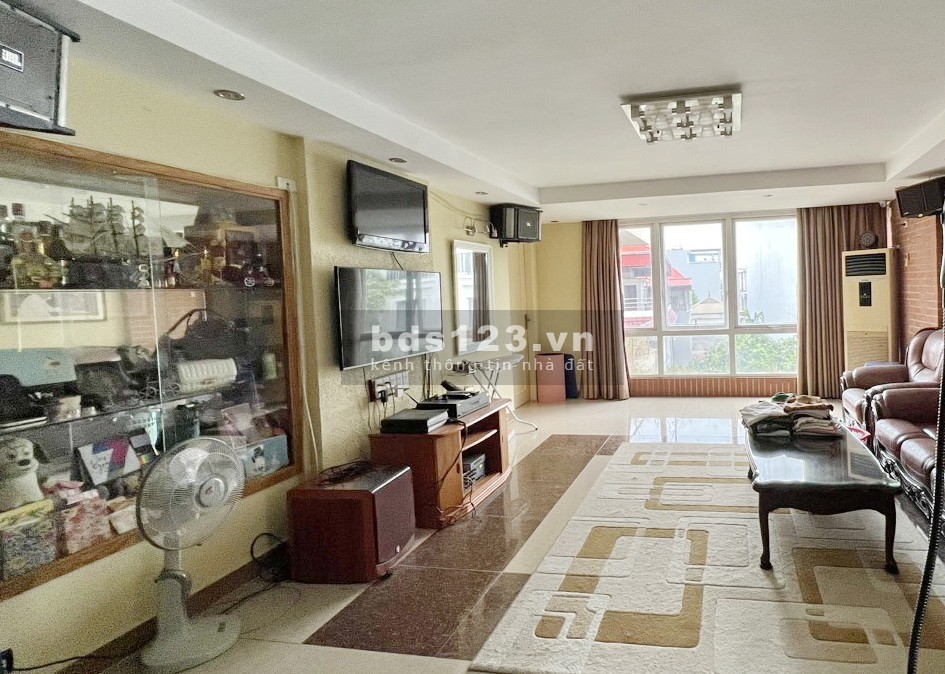 Biệt thự 6 tầng 8m mặt phố Q.Long Biên, Gara, Bể bơi, T.Máy chờ, Full nội thất, Chỉ 225tr/m2