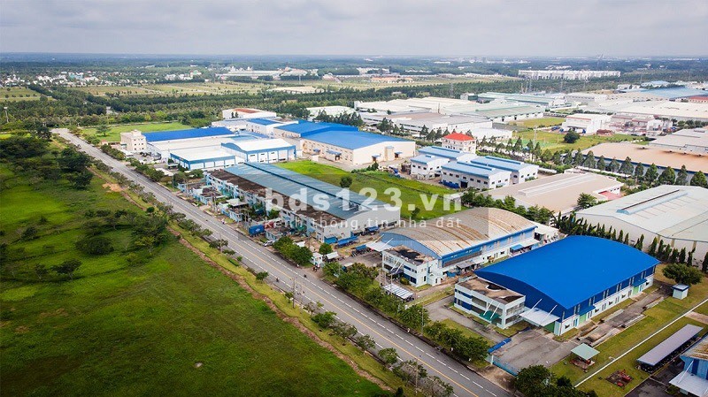 KẸT TIỀN SANG GẤP 3001M2 ĐẤT ĐƯỜNG 12M RỘNG THẲNG VÀO KHU CÔNG NGHIỆP, CHỢ. GIÁ 150 TR/SỔ