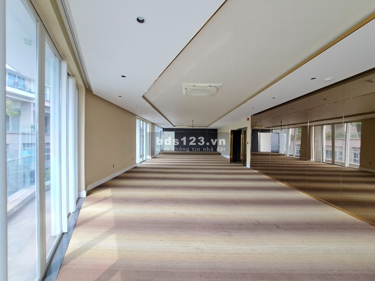 Cho thuê cặp 2 căn góc nhà phố Sari Town Sala chỉ 170tr/th, nhà thô vị trí đẹp