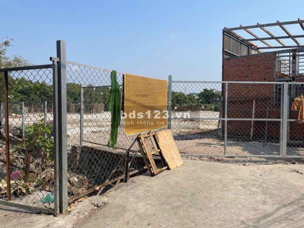 Cần Cho thuê 2500m2 đất 2 mặt tiền xe tải cách đường tô Ngọc Vân 300m