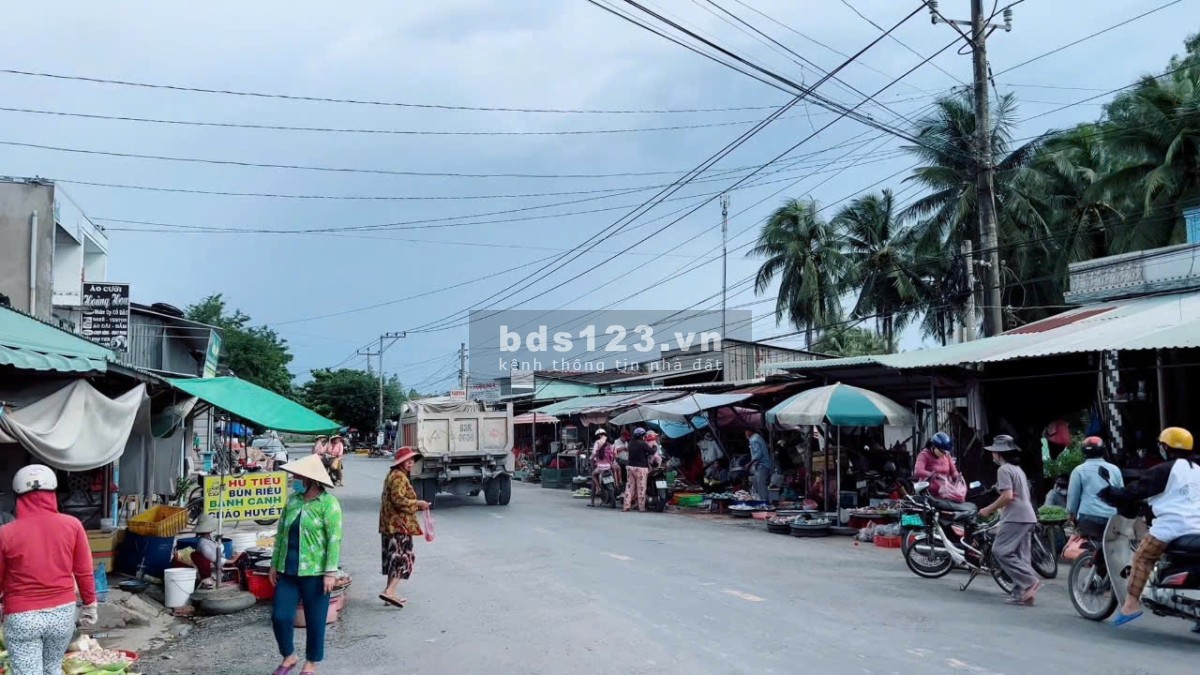 KD THUA LỖ SANG LÔ ĐẤT SÁT CHỢ 1125M2 THỔ CƯ (25X45) GIÁ 160TR (BAO SỔ) NGAY KCN DÂN ĐÔNG