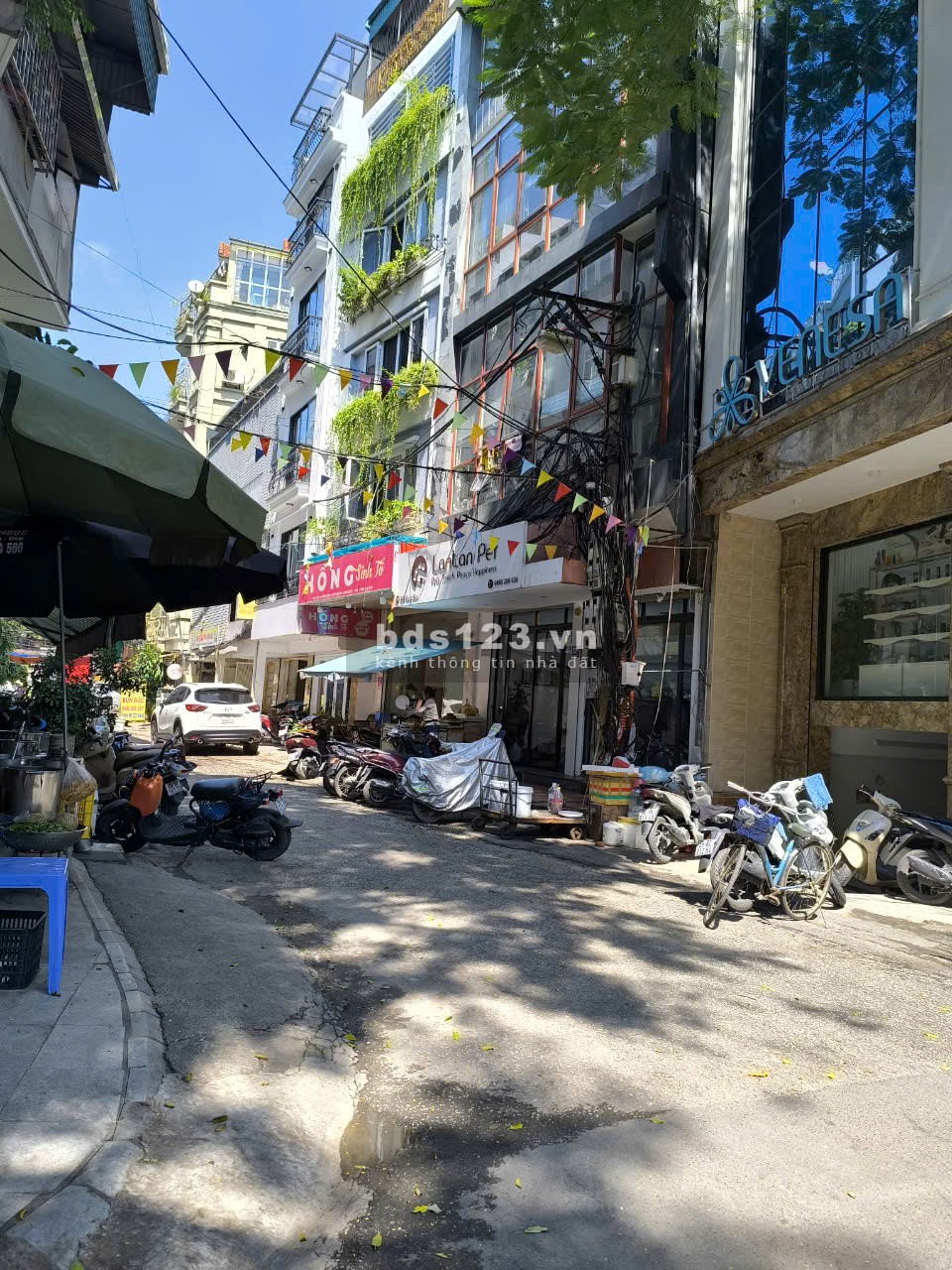 CC BÁN NHÀ LÔ GÓC PHỐ HÀNG BÚN 30M2 3TẦNG GIÁ 9 TỶ. Ô TÔ TRÁNH VỈA HÈ.