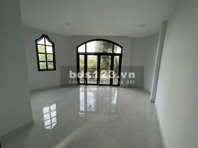 Chủ ngộp cần bán nhanh MT Hoàng Sa, Q1 giảm sâu từ 18 tỷ còn 15 tỷ.