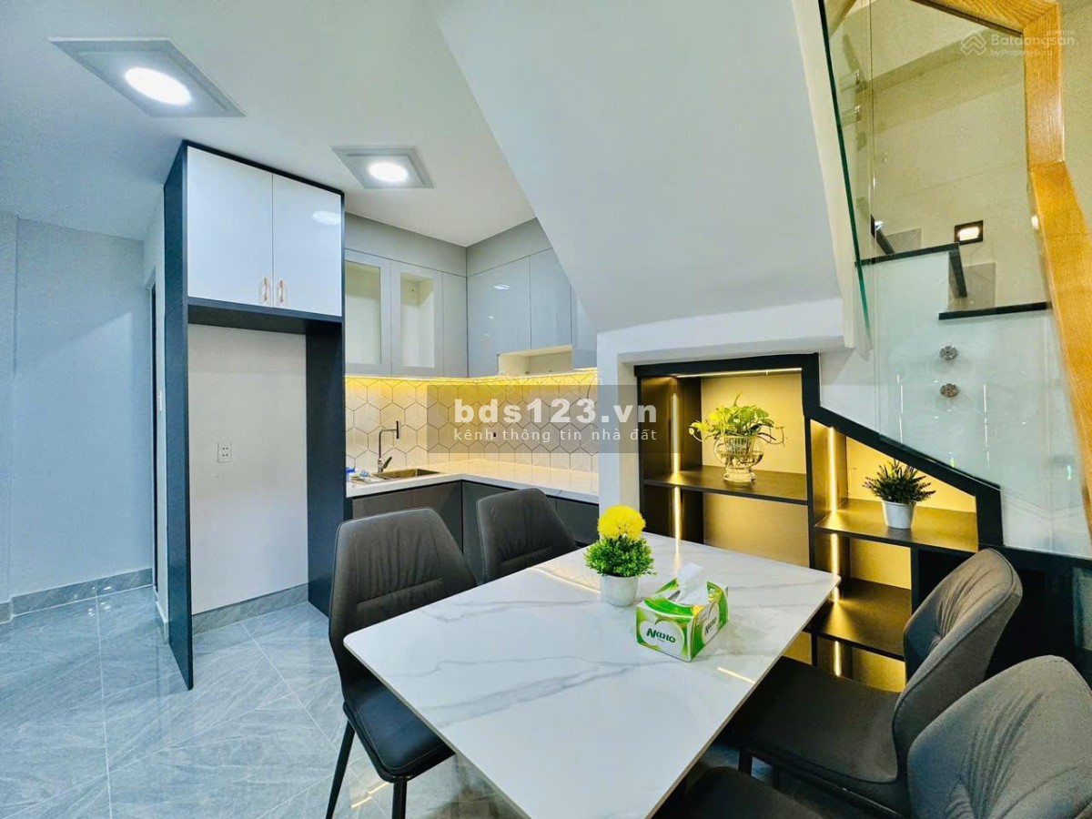 Bán nhà HXH 4m Vũ Tùng, p2, Bình Thạnh, dt 38m2, 1 trệt, 2 lầu, sân thượng giá 6.9 tỷ thương lượng.