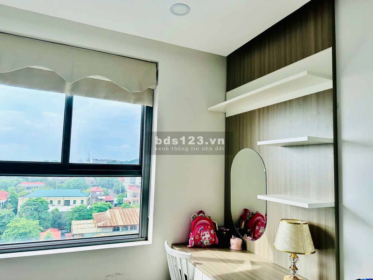 Bán căn thương mại Royal Park diện tích 70m2 2 ngủ 2 WC tầng trung view thoáng