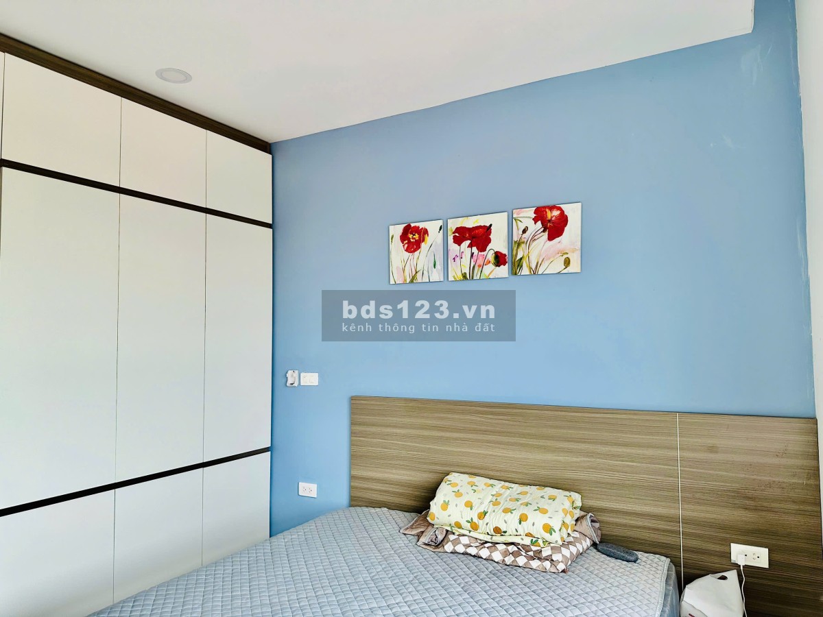 Bán căn thương mại Royal Park diện tích 70m2 2 ngủ 2 WC tầng trung view thoáng
