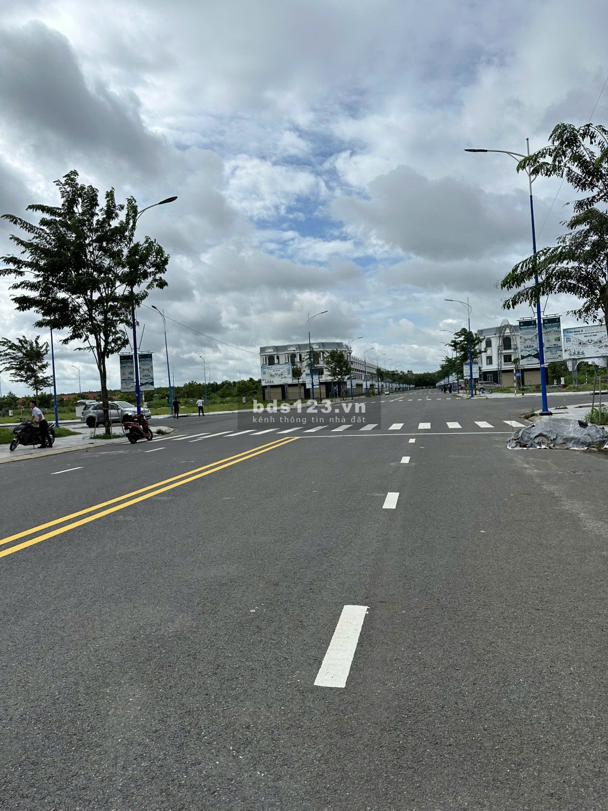Hàng ngộp 100m2 - KĐT Thăng Long 2 - Bàu Bàng - GIÁ 900tr sổ sẵn