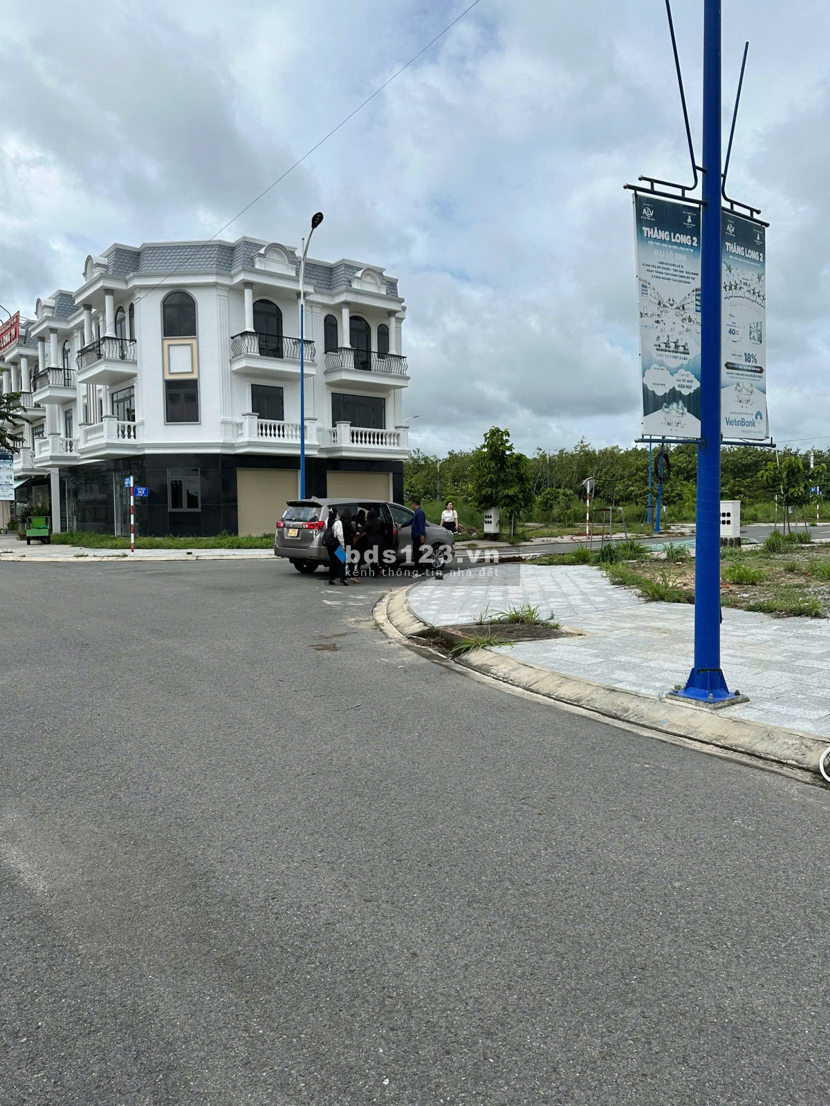 Hàng ngộp 100m2 - KĐT Thăng Long 2 - Bàu Bàng - GIÁ 900tr sổ sẵn