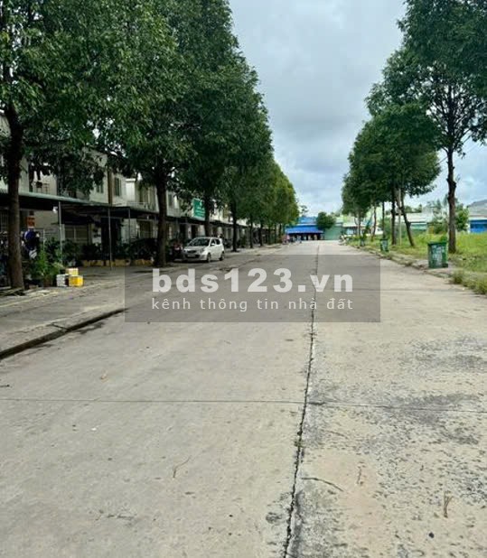 Ngộp Cần bán gấp lô góc ngay sau tòa hành chính Bàu Bàng sổ sẵn full thổ cư