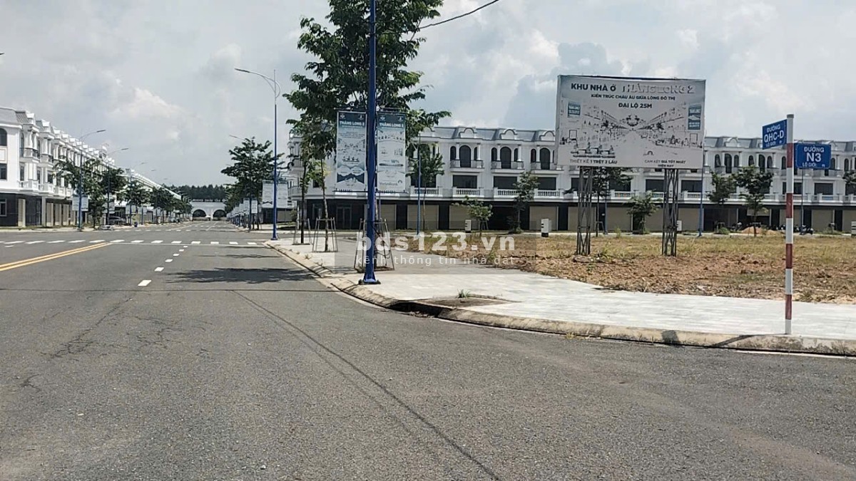 Hàng ngộp 100m2 - KĐT Thăng Long 2 - Bàu Bàng - GIÁ 900tr sổ sẵn